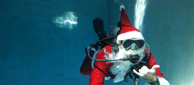 Scuba Santa